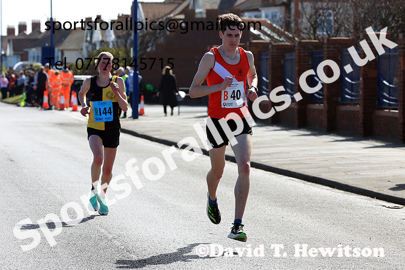 Senior mens Northern 12 Stage Road Relay, 2025 Northern 12 and 6 Stage Road Relays and Junior 5k, Redcar. Photo: David T. Hewitson/Sports for All Pics